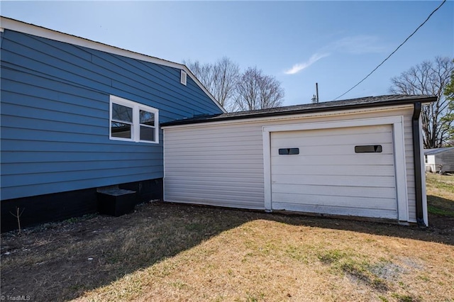 view of detached garage