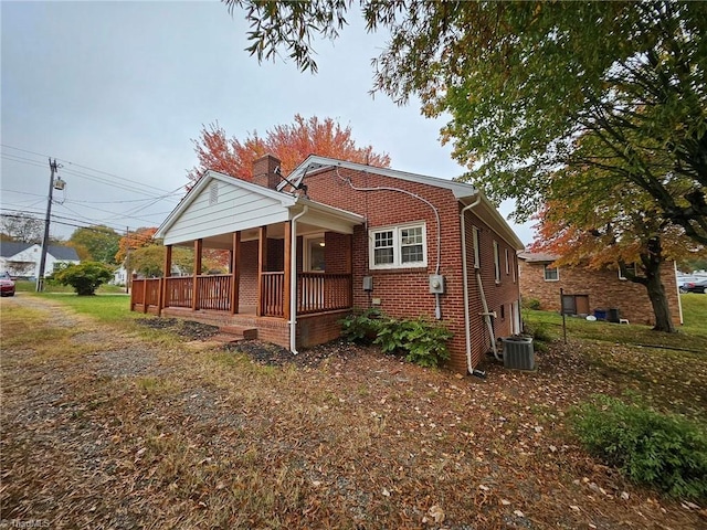 view of front of house with covered porch