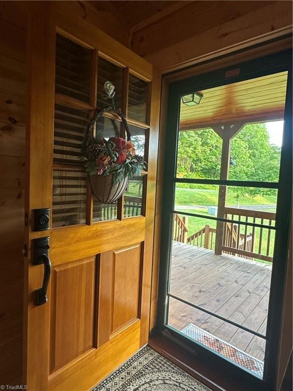 45 Wedgewood Ridge Ln, Fancy Gap, VA 24328 - entryway featuring wood finished floors