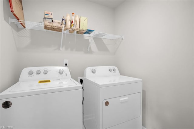 1230 Evelynnview Ln, Kernersville, NC 27284 - washroom featuring independent washer and dryer