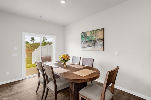 1230 Evelynnview Ln, Kernersville, NC 27284 - dining area featuring wood finished floors, baseboards, and recessed lighting