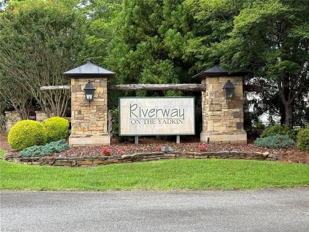 8164 Riverway Rd, Lewisville, NC 27023