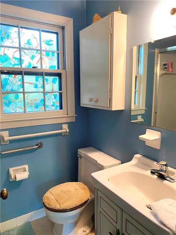 1229 Woodbrook Dr, Kernersville, NC 27284 - bathroom with toilet and vanity