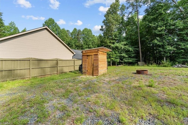 5170 Tabernacle School Rd, Asheboro, NC 27205 - view of yard featuring a storage unit