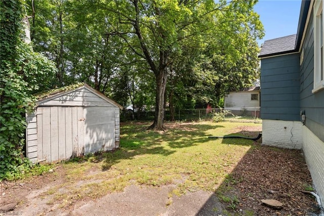 2505 Druid Hills Dr, Winston-Salem, NC 27105 - view of yard featuring a shed