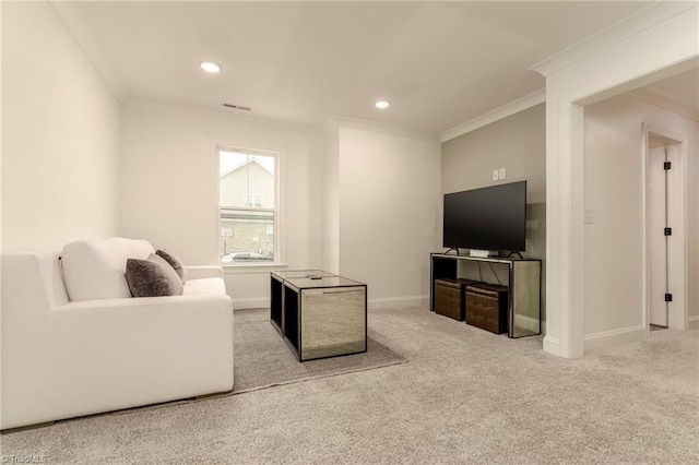 carpeted living room with recessed lighting, crown molding, and baseboards