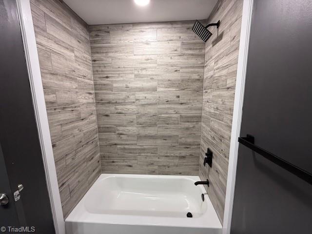 bathroom featuring shower / bathtub combination