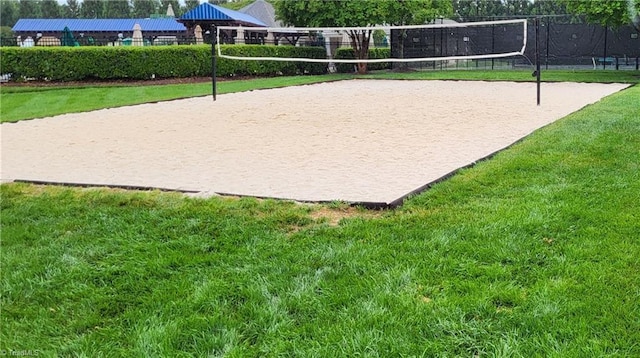 surrounding community with volleyball court