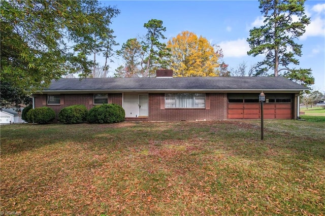 ranch-style house featuring a front lawn