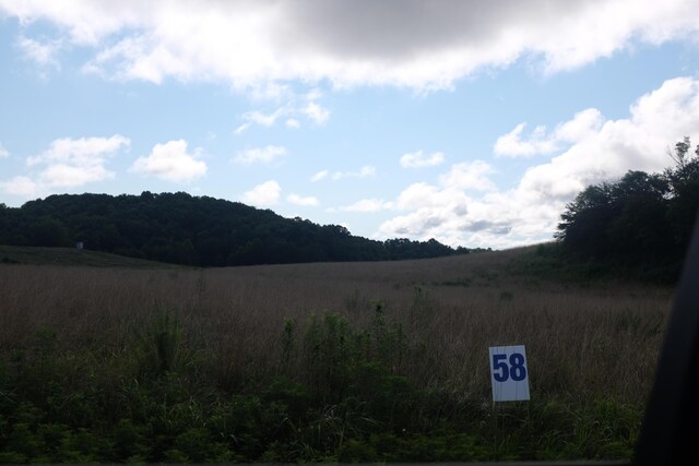 65 Dove Ln, East Bernstadt, KY 40729