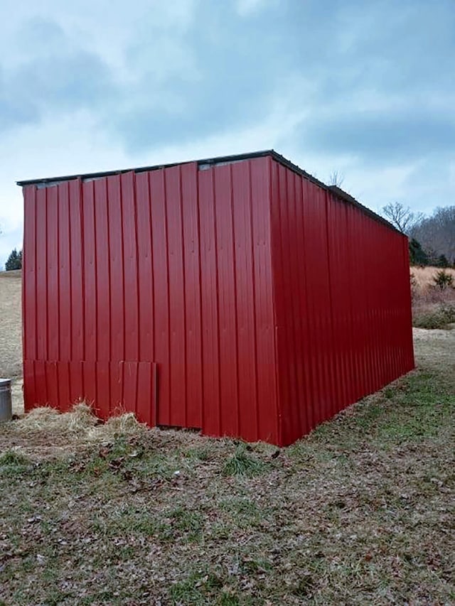 view of outdoor structure