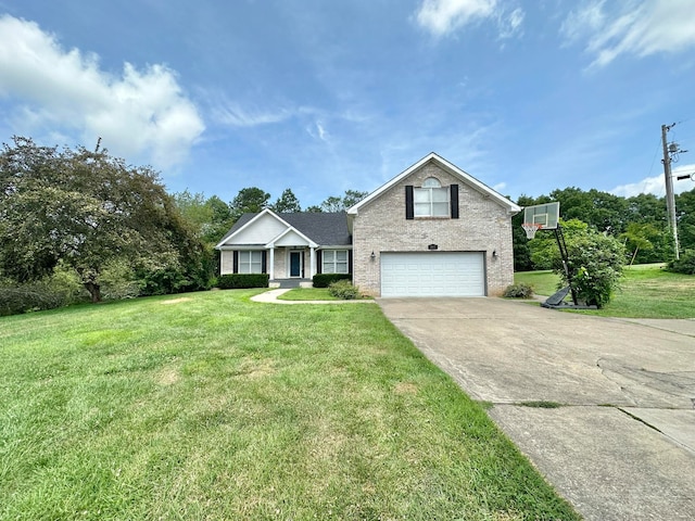 view of front of property with a front yard