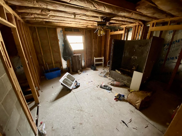 miscellaneous room featuring ceiling fan