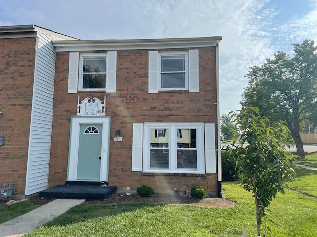 view of front of house with a front yard