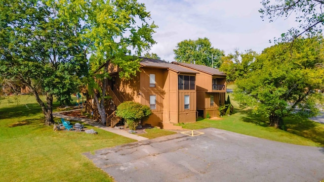 view of front of house with a front yard