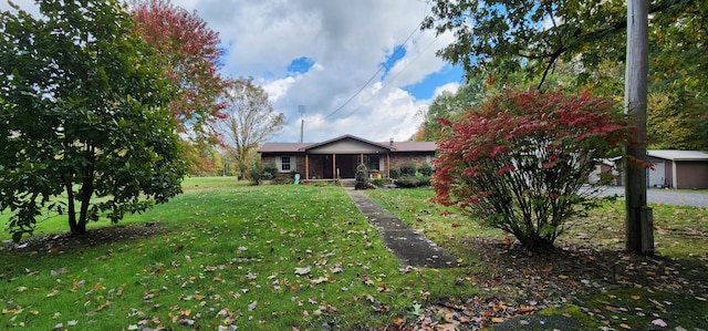 view of front of house featuring a front yard