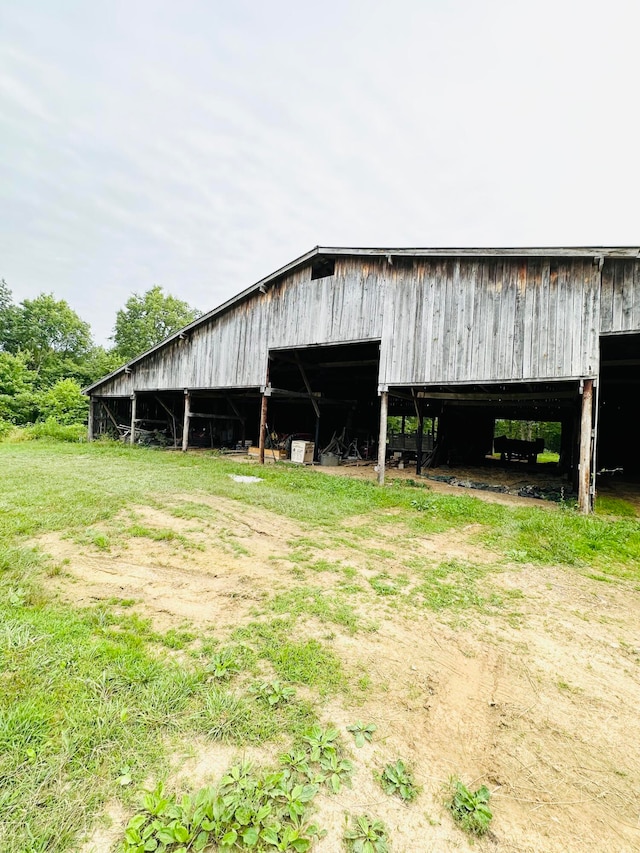 view of outdoor structure