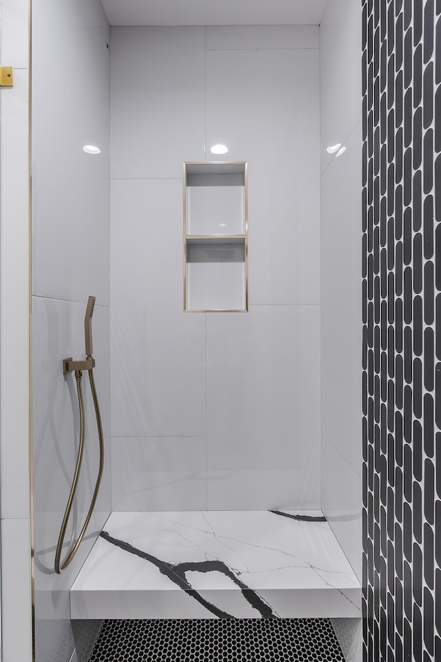 2420 Flying Ebony Dr, Lexington, KY 40509 - bathroom featuring walk in shower