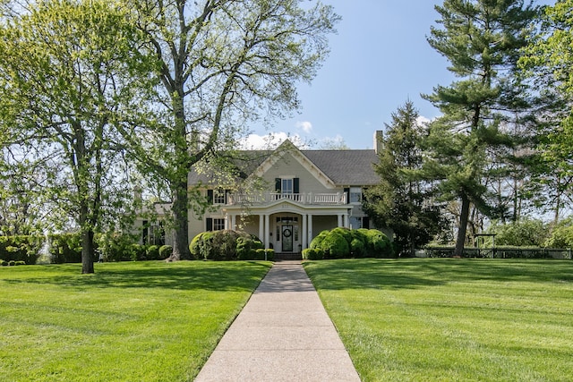 511 Boone Ave, Winchester, KY 40391 - view of front of house featuring a front lawn and a balcony