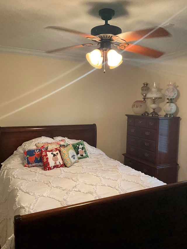 bedroom featuring ceiling fan