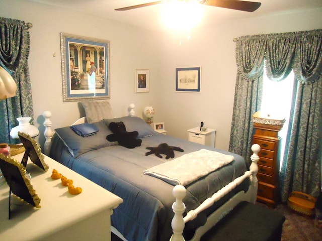 bedroom featuring ceiling fan