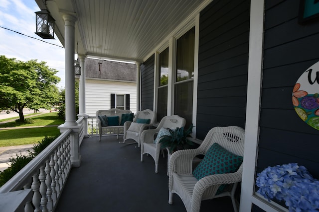 view of patio / terrace with covered porch