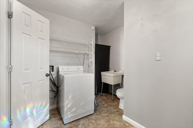 laundry area with washer / clothes dryer