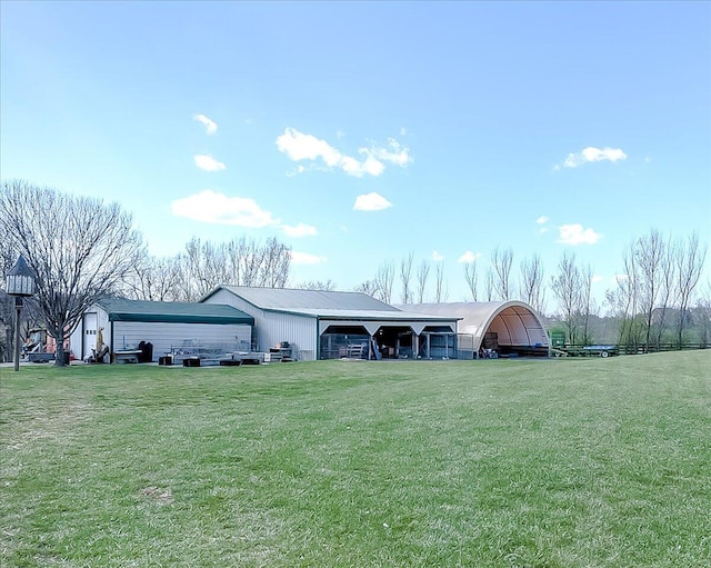 view of front of home featuring a front yard