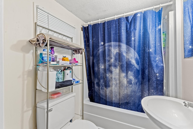 858 Lylesville St, Paris, KY 40361 - full bath with a textured ceiling, a sink, shower / bath combination with curtain, and toilet
