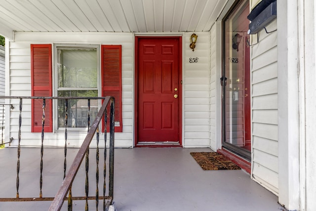 858 Lylesville St, Paris, KY 40361 - property entrance with covered porch