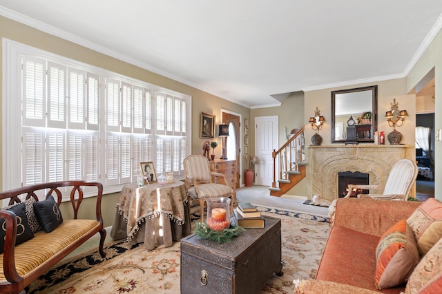 living room with carpet flooring and crown molding