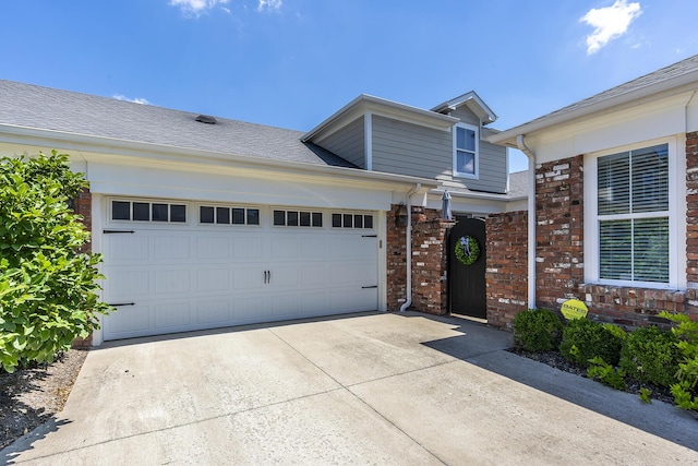 view of front facade with a garage