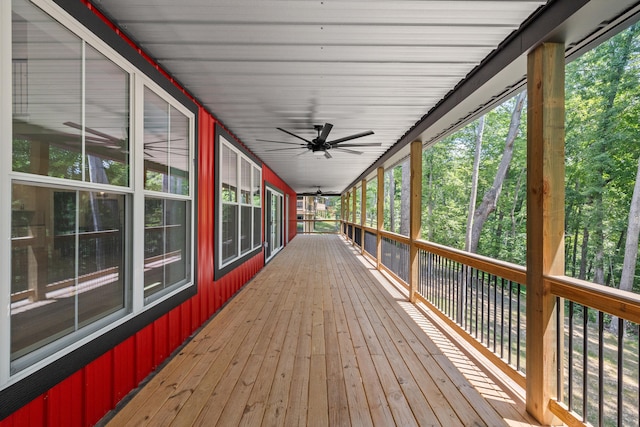 deck with ceiling fan