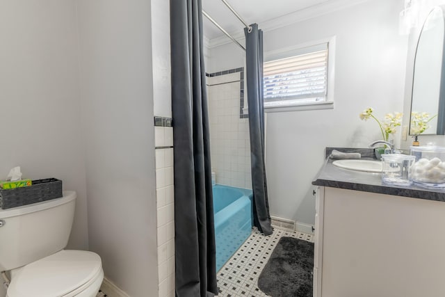 full bathroom featuring vanity, shower / tub combo with curtain, crown molding, and toilet