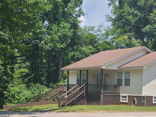 view of front of property with covered porch