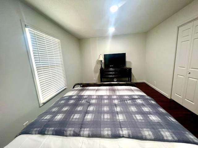 bedroom featuring a closet