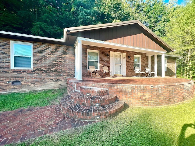 view of front of home featuring a porch