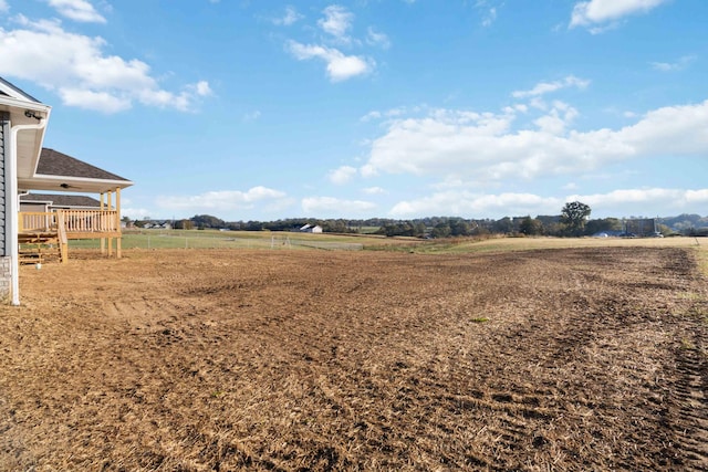 view of yard featuring a rural view