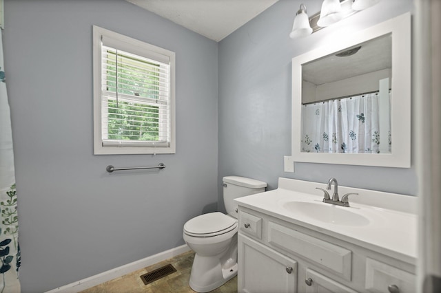 full bath featuring baseboards, visible vents, vanity, and toilet