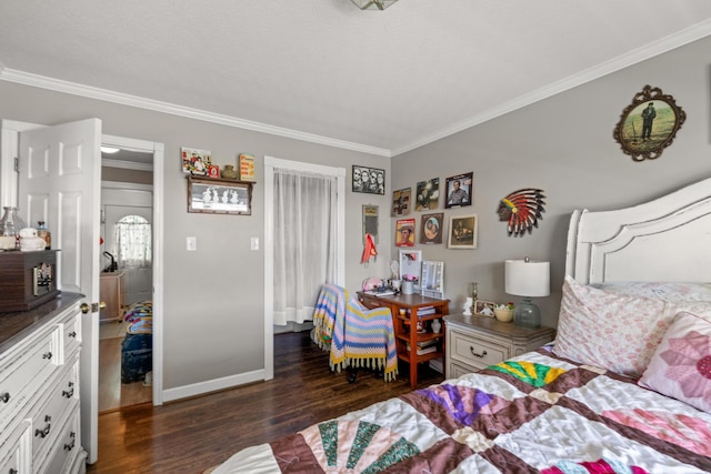 983 Short Town Rd, Liberty, KY 42539 - bedroom featuring baseboards, dark wood-style flooring, and crown molding
