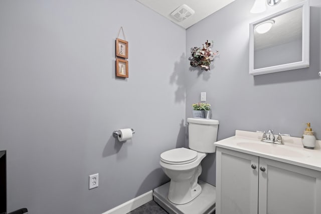 983 Short Town Rd, Liberty, KY 42539 - bathroom featuring baseboards, visible vents, toilet, and vanity