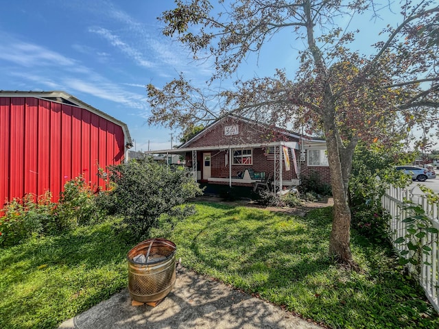 view of yard featuring fence