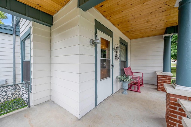 view of patio / terrace with covered porch