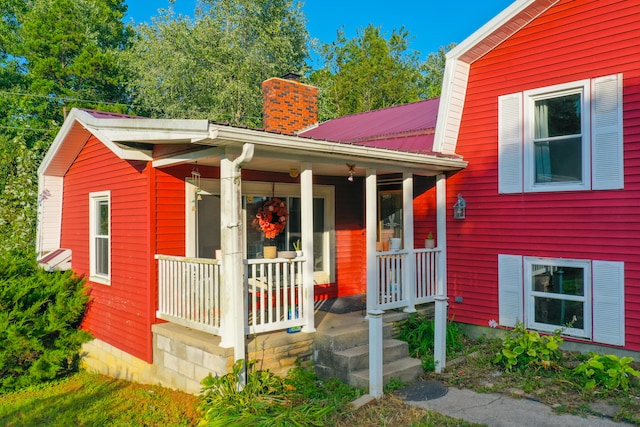 view of front facade featuring a porch