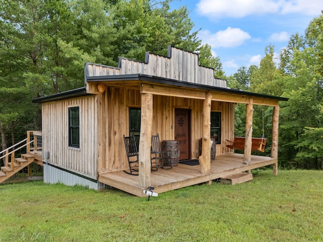 view of outdoor structure with a yard