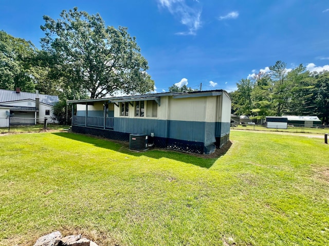 view of yard featuring cooling unit