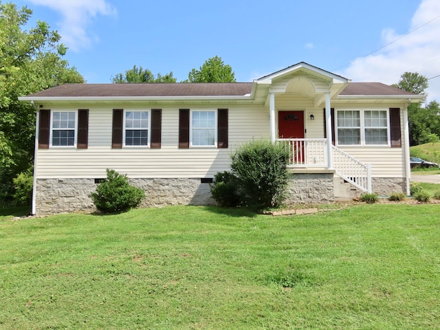 view of front of property with a front lawn