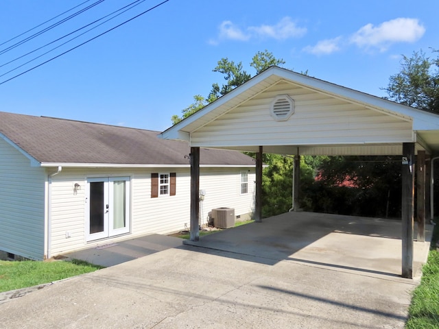 231 Hatfield St, Corbin, KY 40701 - view of parking / parking lot featuring driveway