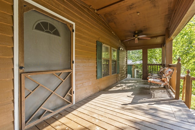 deck with ceiling fan