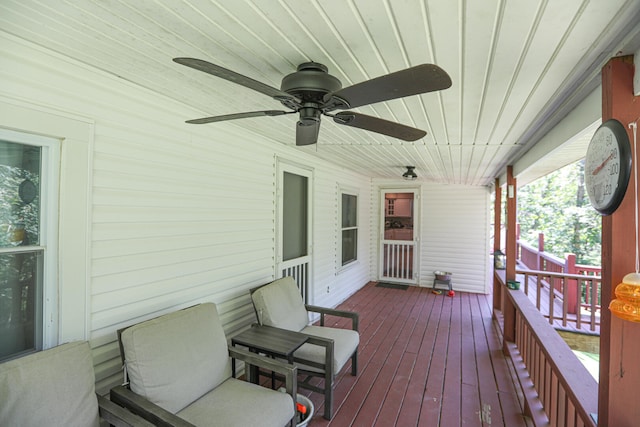 deck with ceiling fan